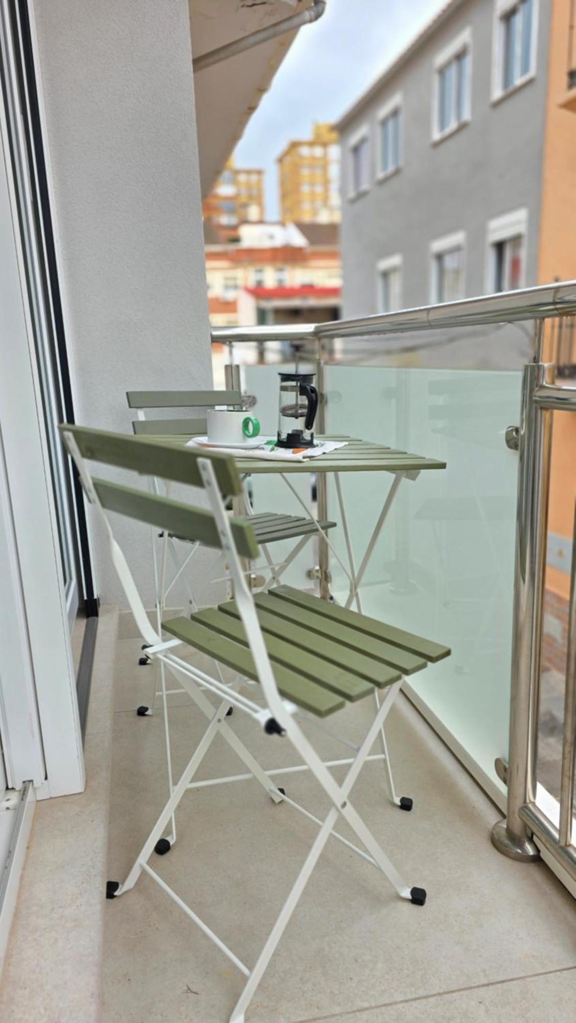 Apartment Miro Huelin 200 M From *